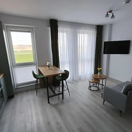 Nxn Airportstay Апартаменти